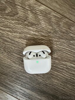 Apple AirPods 4 (bez ANC) - 8