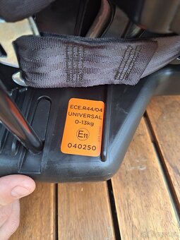 Sedačka Joie a s podstavcem Isofix - 8
