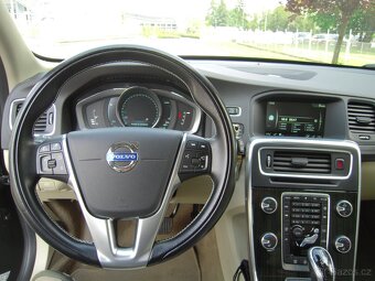 Volvo V60 2,4 D6 PHEV Luxusní vůz - 8