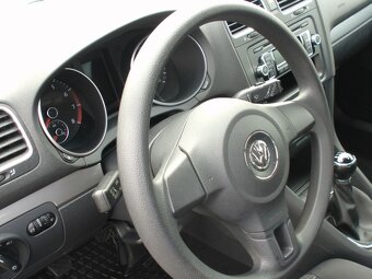 Volkswagen Golf 1,6Mpi aut.klima,parksenzory,po dovozovéSTK - 8