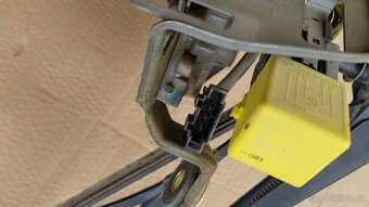 Mercedes ML 163 - Stěrač zadní - 8