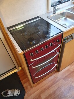 Velmi pěkný karavan bez TP - 8