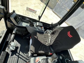 Minibagr Yammar SV18 - 8