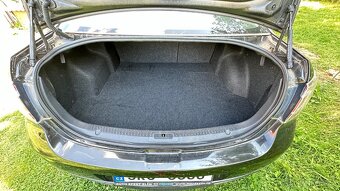 Mazda 6, 2.0i, nová STK, 2x sada kol, pěkný stav - 8