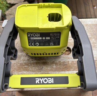 RYOBI-AKU ONE+ šavlová pila - okružní pila - stavební světlo - 8