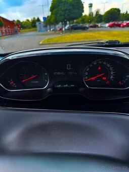 Peugeot 208 1.4 VTi, 70 kW - 8