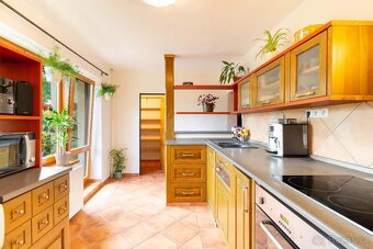 Byt 3+1, 82m² s lodžií, se zahrádkou a parkováním, Zavadilka - 8