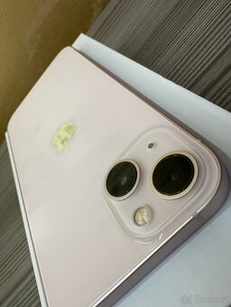 Apple iPhone 13 128GB růžová, pěkný stav, baterie 100% - 8