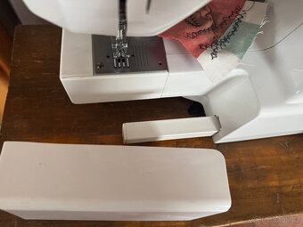 Šicí stroj Victoria Graffiti - pěkný - 8