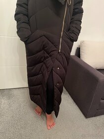 Zimní dámský kabát až ke kotníkům - 8