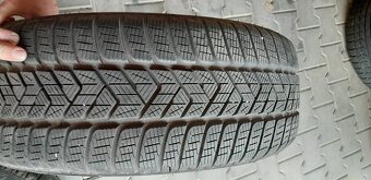 Prodám 4x zimní pneu 235/50R20 Pirelli Scorpion - 8