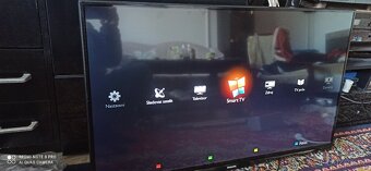 Smart led televize Philips na opravu nebo ND - 8