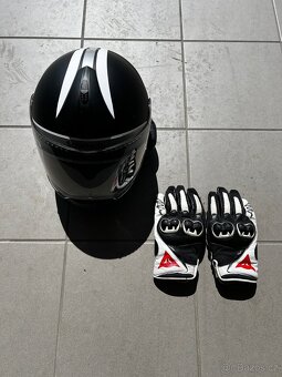 Schuberth silniční helma 58/59, Dainese rukavice 9,5/Xl - 8