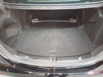 Mercedes E 200 d - 8