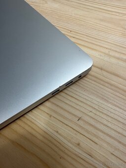 Apple MacBook Pro 2020 512GB i7 16GB RAM - 8