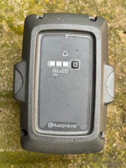 Prodám akumulátorovou sekačku Husqvarna s vlastním pojezdem - 8