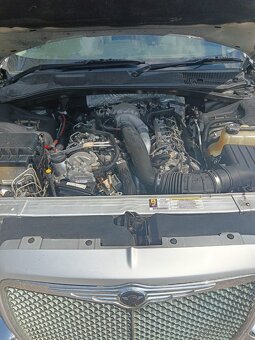// CHRYSLER 300C SEDAN 3.0 CRD 2008 // DÍLY - 8