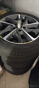Prodám Hyundai i30 Fastback 1,6 CRDi MHEV v záruce - 8