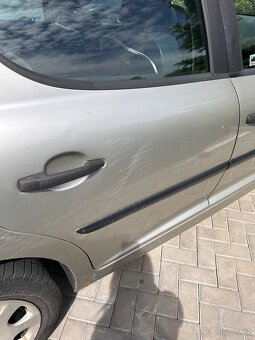 Peugeot 207 - 8