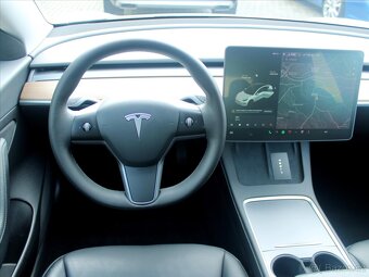 Tesla Model 3 0,0 239kW Standard Range Plus ČR 1.maj RWD A/ - 8