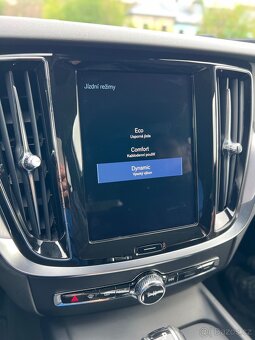 Volvo V60 2019 • odpočet DPH • doložitelné 200t.km. - 8