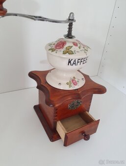 Mlýnek na kávu - 8