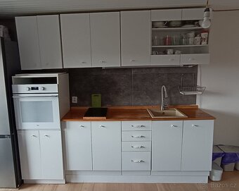 Kuchynská linka 260cm bíla - 8