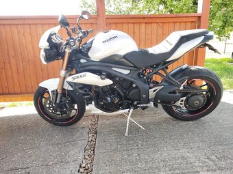 Triumph speed triple 1050 r.v. 2011 - 8