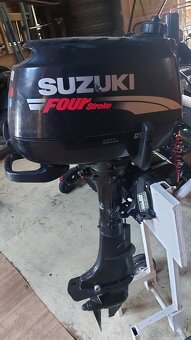 Gumový člun s motorem - 8