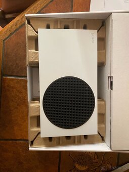 Xbox series s 512GB + Elite gamepad + chladící stojánek - 8
