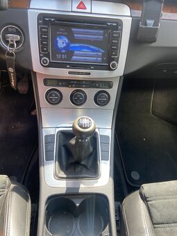 VW Passat B6 kombi 2.0 TDI 103kw BMP 4x4 náhradní díly - 8