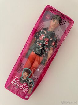 Barbie Fashionistas - 8