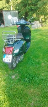 Vespa 300 GTS české SPZ - 8