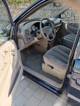 Chrysler Voyager 2.4i 16V - benzín 108kW, 2004 - 8