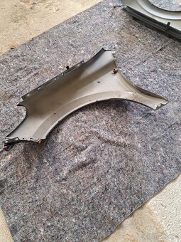 Opel Astra H Caravan šedá 177/GAL díly karoserie - 8