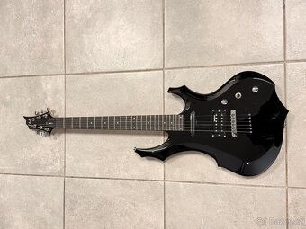 ESP LTD F-10KIT BLK elektrická kytara + obal - 8