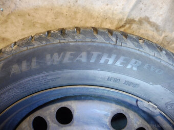 Prodám 4 orig.15"plech.kola + zim.pneu.O.MERIVA185/60/15 - 8