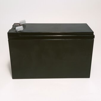 Záložní zdroj APC Back-UPS CS 500, nová baterie - 8