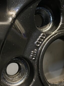 Originál Audi Kola - 8