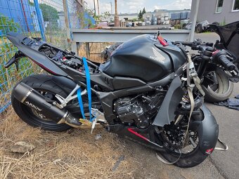 HONDA CBR 650R E-CLUTCH 2024 - 8
