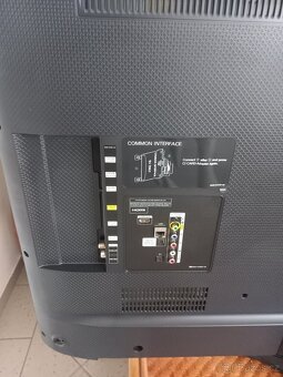 Samsung UE50J6282SU Smart TV - 8
