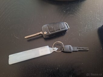 Klíč audi A4 S4 8E0837220E - 8