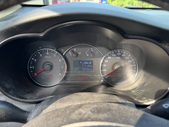 Kia Carens 1,6GDi 99KW, VADA MOTORU, MANUÁL, ČR, KLIMA - 8