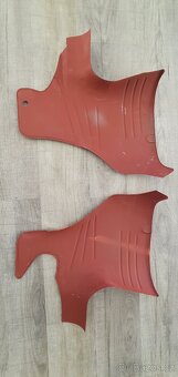 Jawa 50 pionýr 550, 555 prsíčka, dvířka, podsedláky, víčko - 8