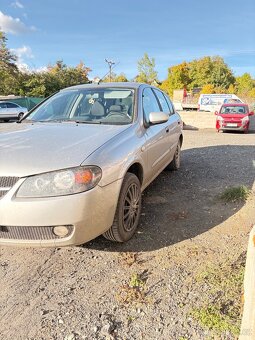 Nissan almera - 8