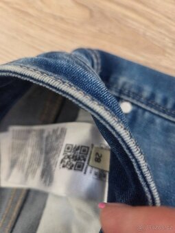 Guess Mid Rise sexy straight vel. 28 - 8