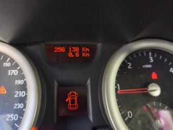 Renault Megane II 1.9 DCI - 8