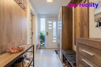 Prodej rodinného domu 353m2, pozemek 772m2 - 8