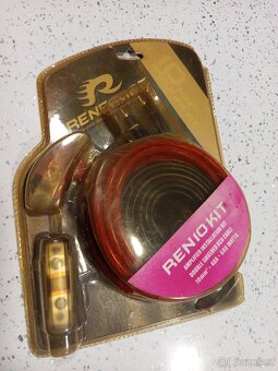 Subwoofer se zesilovačem - 8