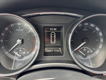 ŠKODA SUPERB 2,0TDi ELEGANCE 1.MAJITEL - 8